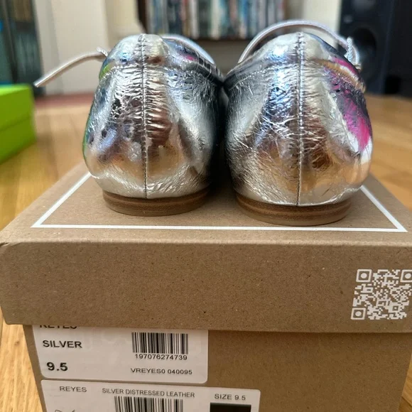 Dolce Vita Metallic Flats with Strap - Picture 4 of 6